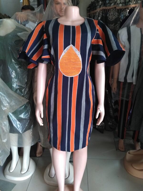 Robe en pagne tissé brodé – Image 3
