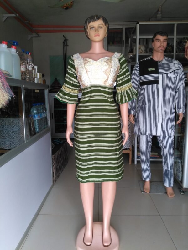 Robe en pagne tissé courte