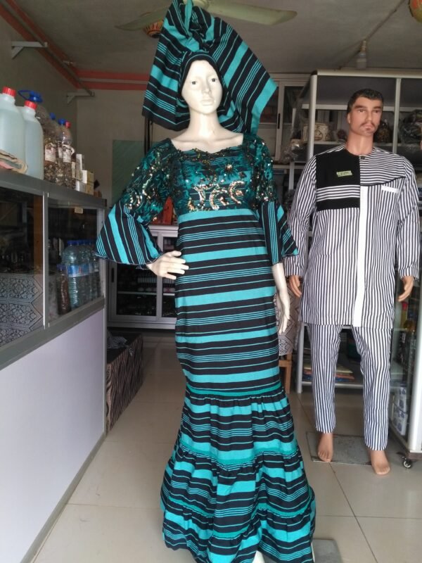 Robe en pagne tissé longue