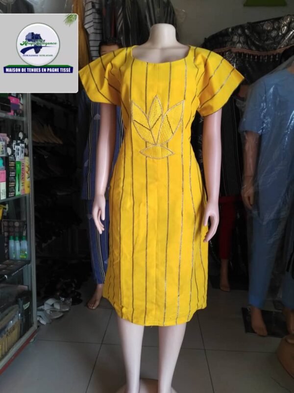 Robe en pagne tissé brodé