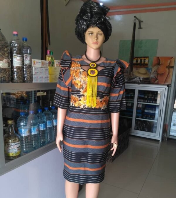 Robe en pagne tissé