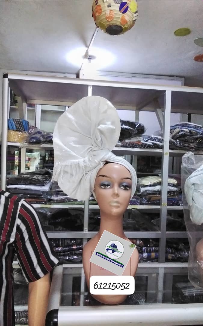 Foulard en pagne tissé blanc
