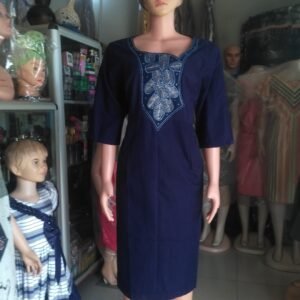 Robe en pagne tissé brodé