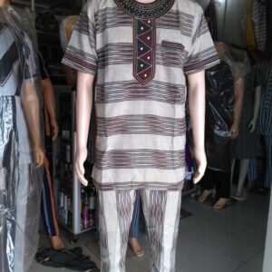 Ensemble simple en pagne tissé