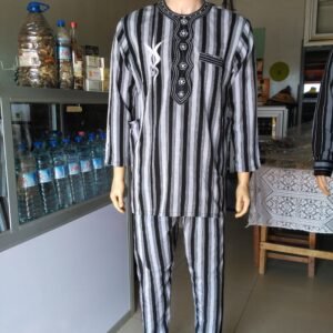 Ensemble simple en pagne tissé