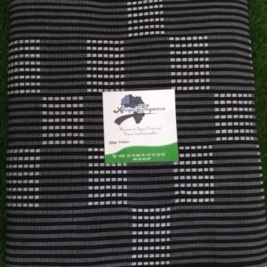 Pagne tissé à motif noir