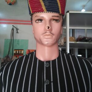 Chapeau en pagne tissé