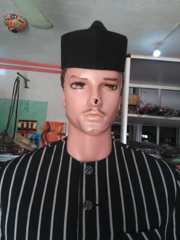Chapeau goodluck en pagne tissé